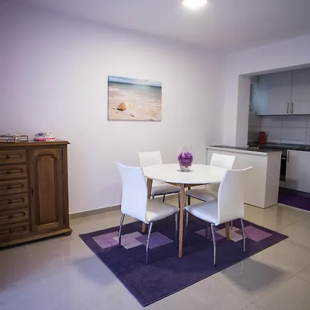 Diva I Katarina * ستون