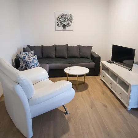 Diva I Katarina * ستون